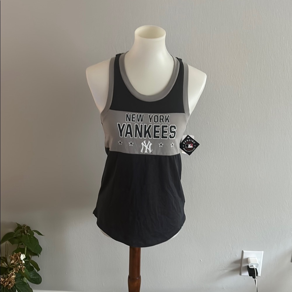 Genuine Merchandise Black and Gray Sleeveless Tank Top